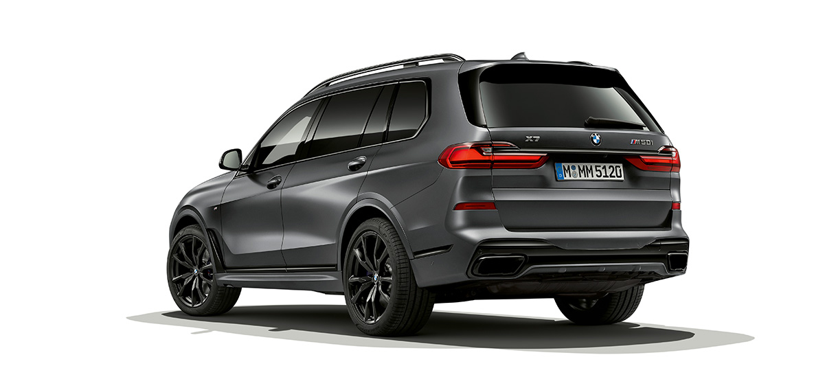 BMW Dark Shadow Edition, tylny półprofil BMW X7 G07 Dark Shadow Edition, tylny półprofil