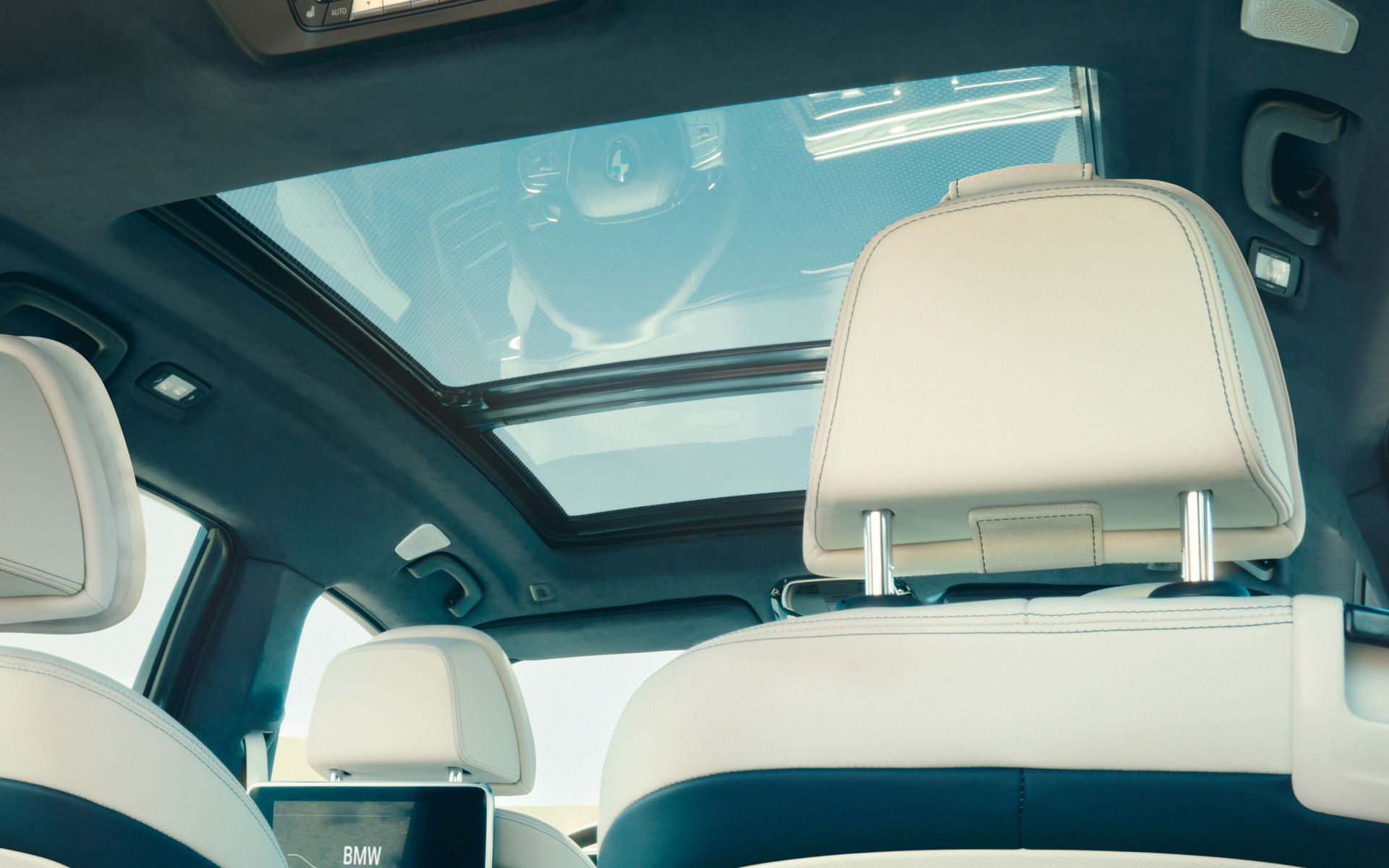 Szklany dach panoramiczny BMW X7 G07 2019 Szklany dach panoramiczny BMW X7 G07 2019