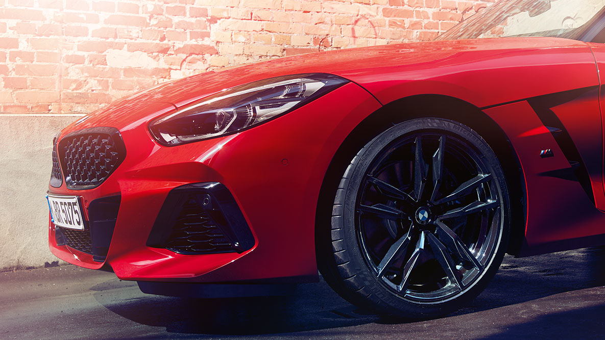 Bok BMW Z4 Roadster Ujęcie przodu i koła BMW Z4 Roadster