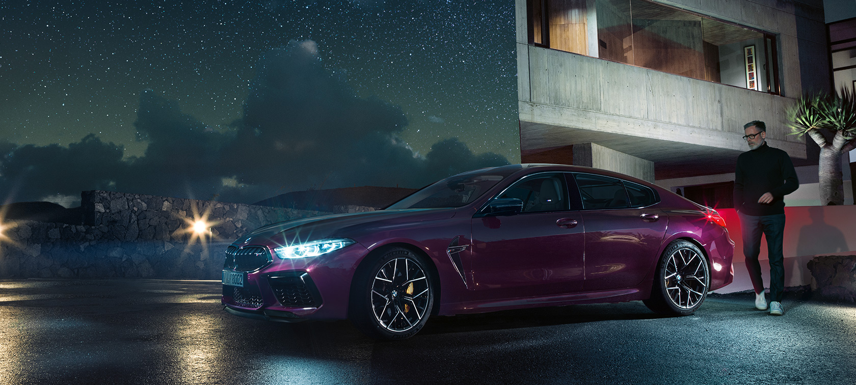 Nowe BMW M8 Competition Gran Coupé Półprofil boczny nowego BMW M8 Competition Gran Coupé F93 2020 w metalizowanym kolorze ametrynu BMW Individual