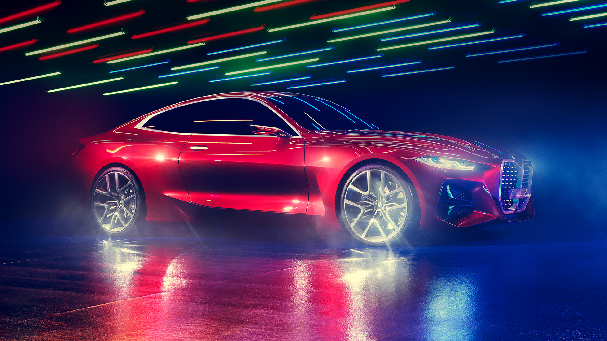 Emocjonalny język stylistyczny BMW 4 Concept Emocjonalny język stylistyczny BMW 4 Concept w stylistyce Forbidden Red widok z boku