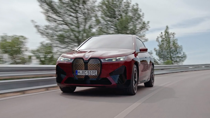 Samochody elektryczne BMW BMW iX elektryczne sportowe osiągi film Samochody elektryczne BMW BMW iX elektryczne sportowe osiągi film