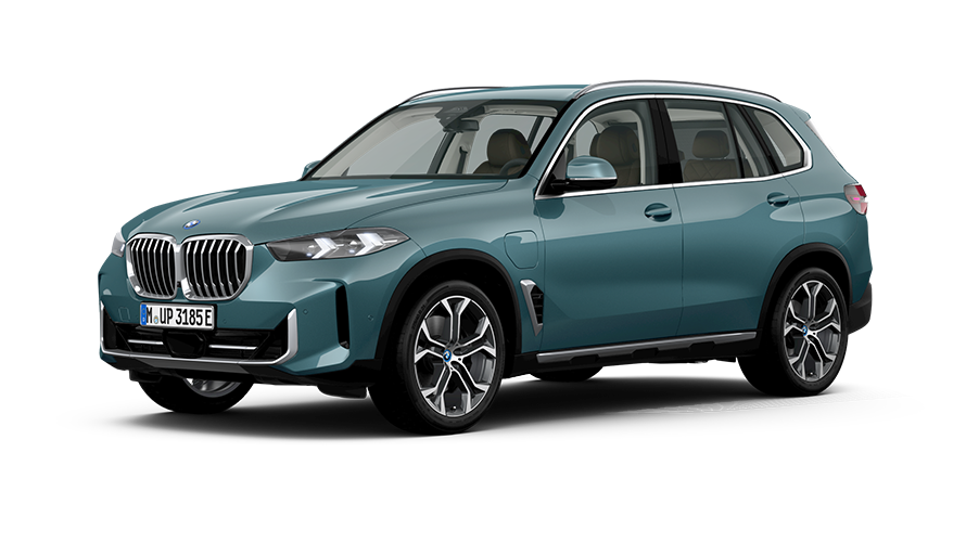BMW X5 xDrive50e G05 PHEV przedni półprofil podczas postoju
