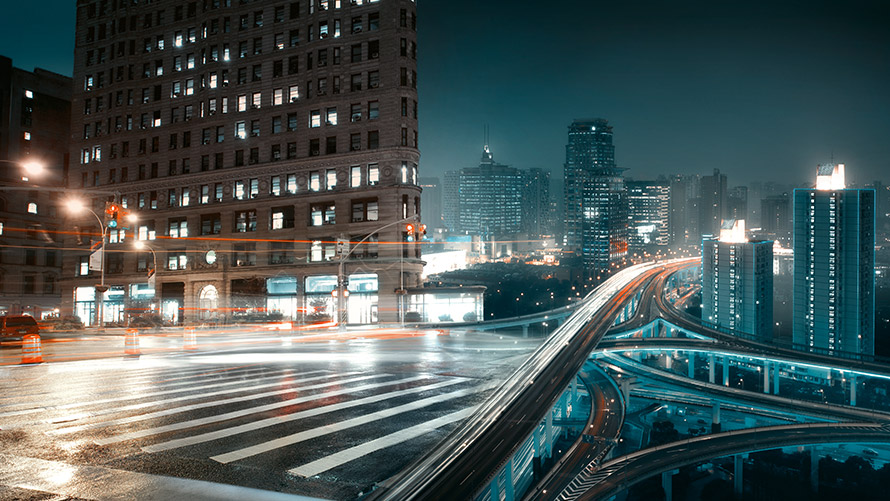 Aktualizacja Map Map Update: City highway and big city at night