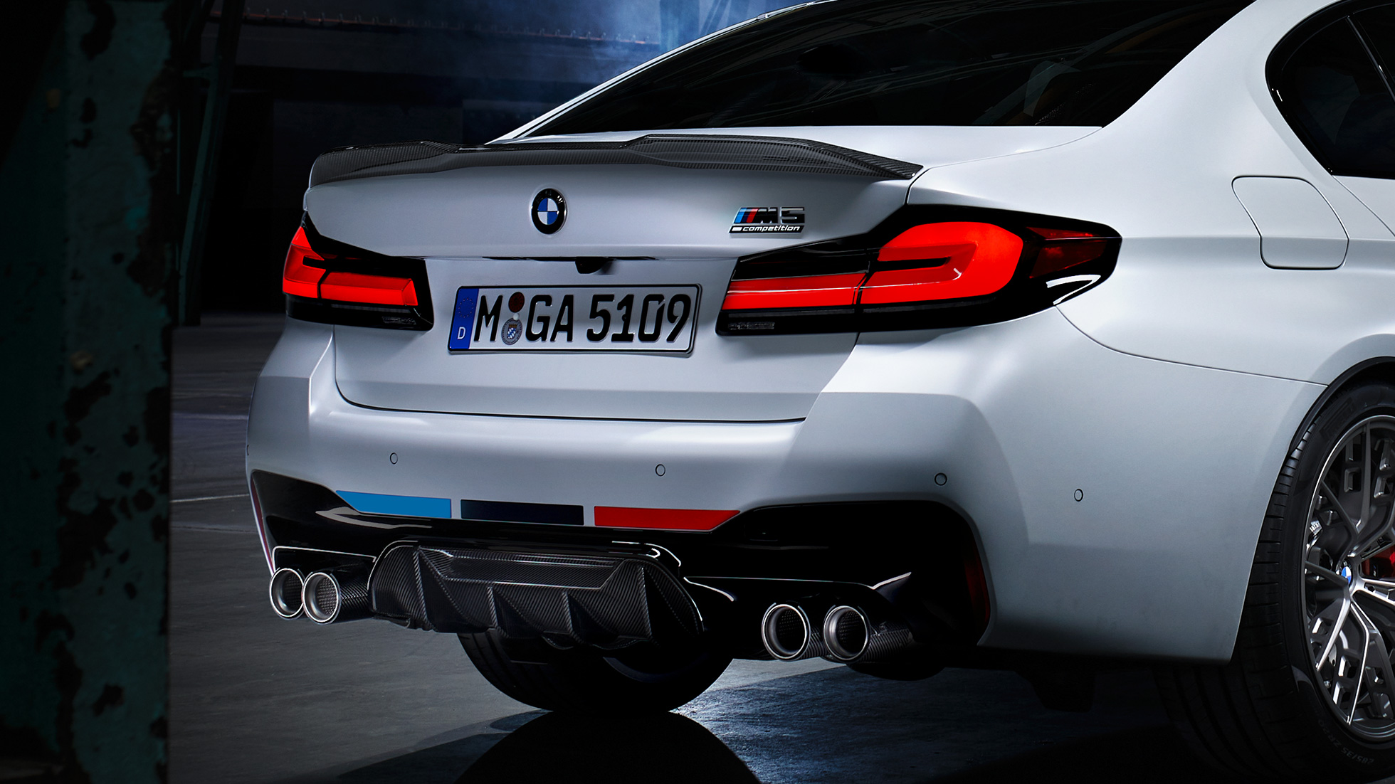 BMW M5 tylny półprofil Akcesoria BMW M Performance Parts BMW M5 tylny półprofil