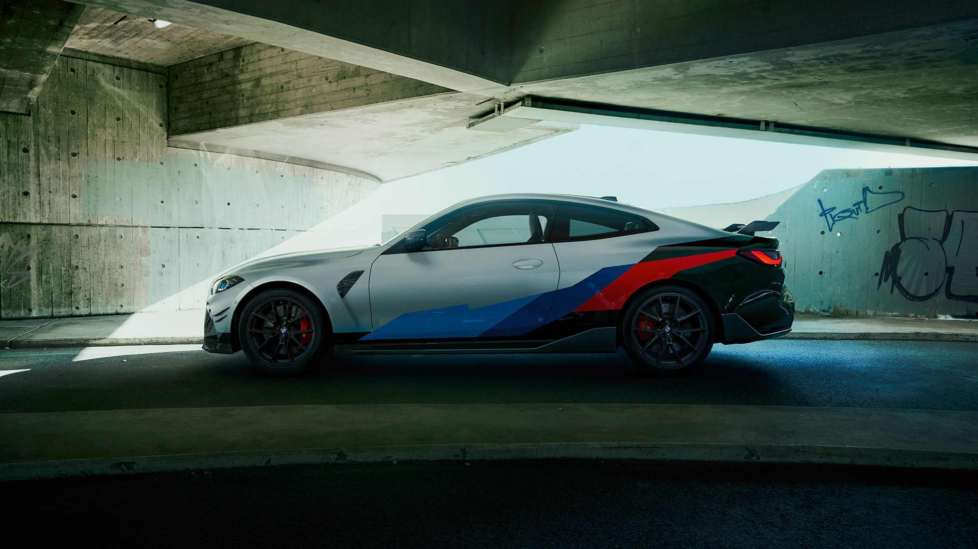 BMW M4 G82 widok z boku Akcesoria BMW M Performance Parts BMW M4 G82 widok z boku