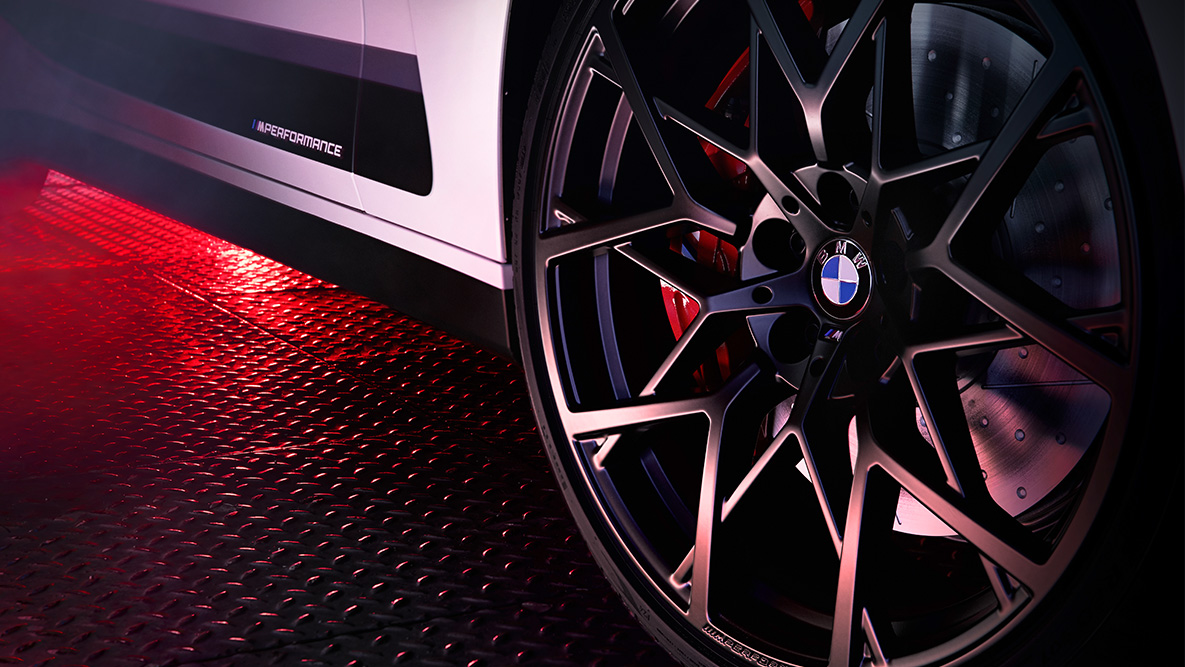 20-calowe kute obręcze kół M Performance ze stopów lekkich Y Spoke 795 M matowy Jet Black BMW serii 4 Coupé G22 20-calowe kute obręcze kół M Performance ze stopów lekkich Y Spoke 795 M matowy Jet Black BMW serii 4 Coupé G22 zbliżenie
