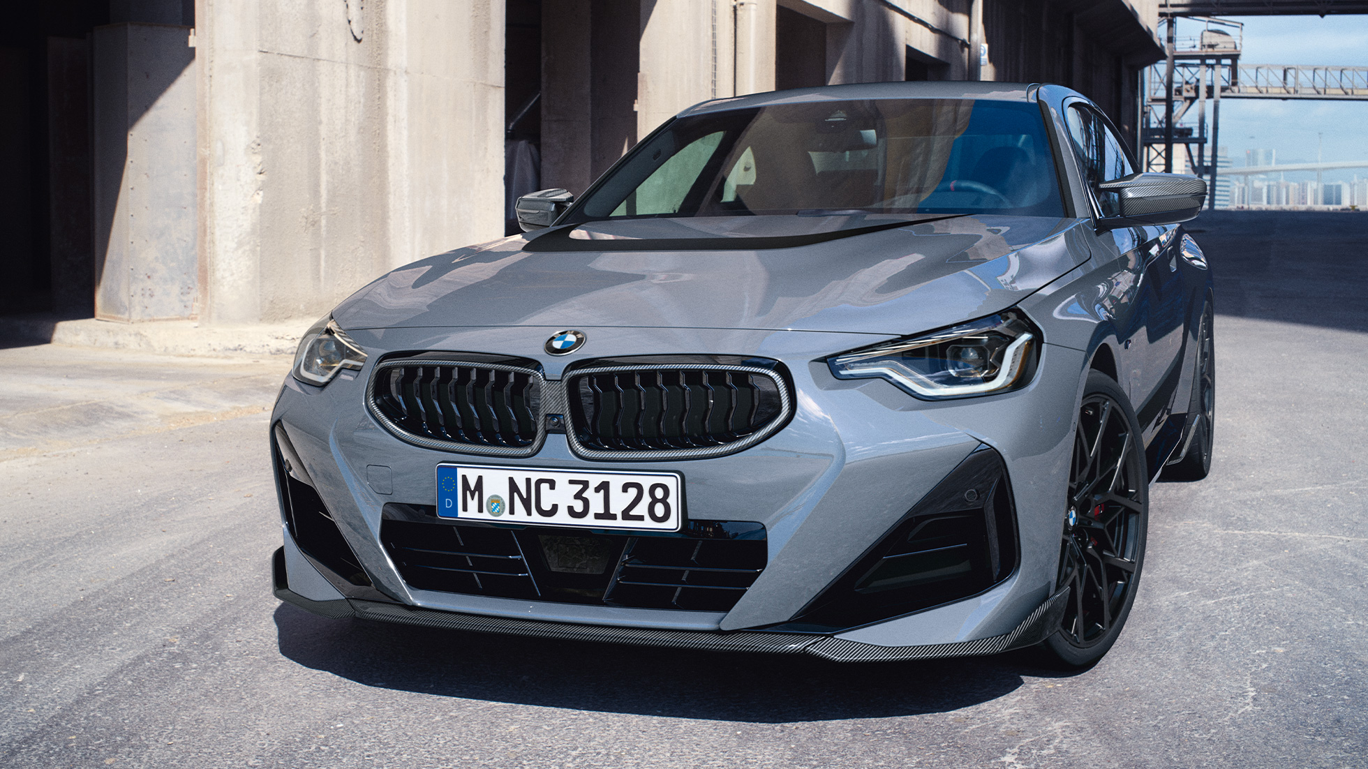 BMW serii 2 Coupé G42 przedni półprofil zbliżenie Akcesoria BMW M Performance Parts BMW serii 2 Coupé G42 przedni półprofil zbliżenie