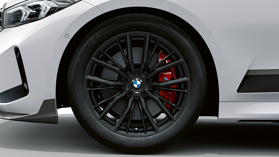 18-calowa obręcz koła M Performance ze stopów lekkich 796 M akcesoria BMW M Performance Parts 18-calowa obręcz koła M Performance ze stopów lekkich 796 M akcesoria BMW M Performance Parts zbliżenie