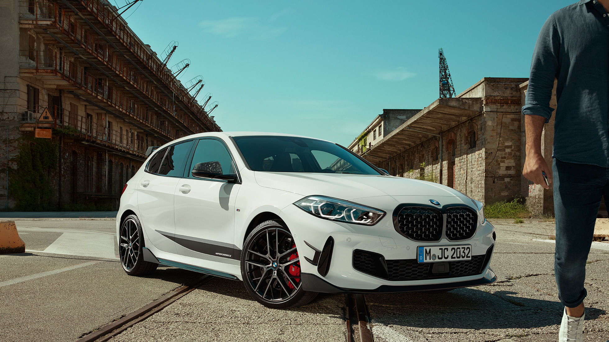 BMW serii 1 BMW M135i xDrive F40 M Performance BMW serii 1 BMW M135i xDrive F40 M Performance przedni półprofil