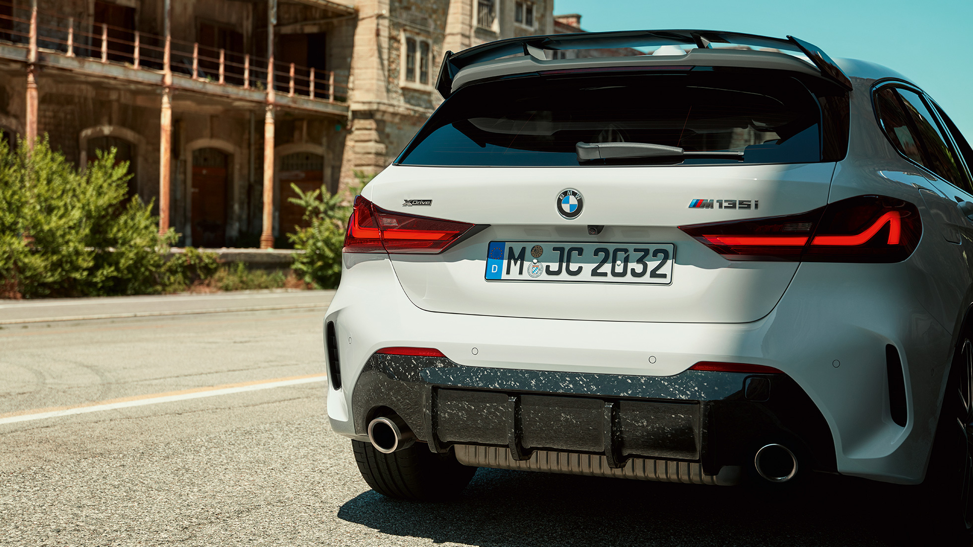 BMW serii 1 BMW M135i xDrive F40 M Performance BMW serii 1 BMW M135i xDrive F40 M Performance widok z tyłu