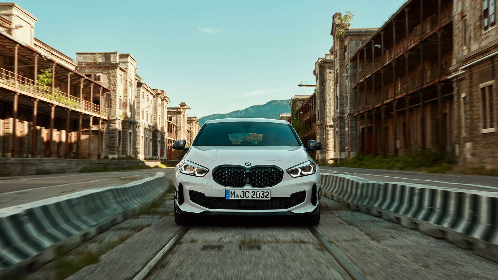 BMW serii 1 BMW M135i xDrive F40 M Performance BMW serii 1 BMW M135i xDrive F40 M Performance widok z przodu