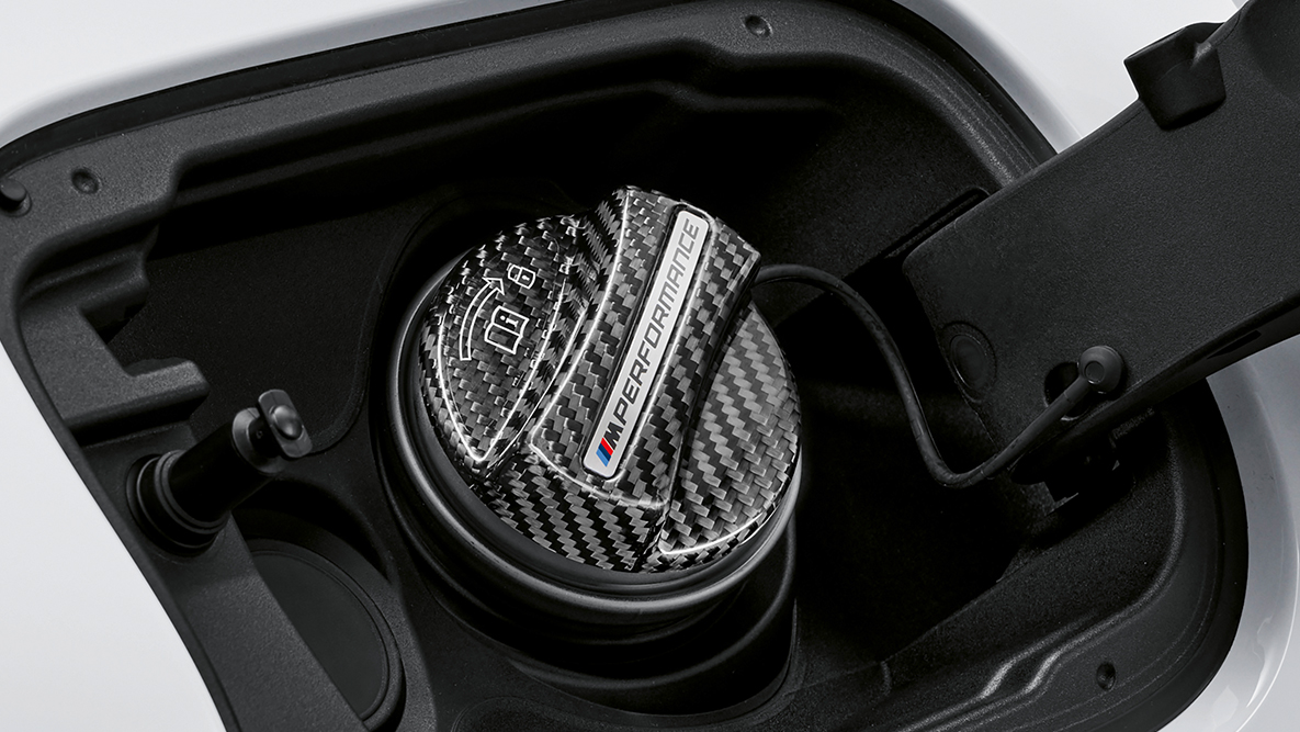 Karbonowy korek wlewu paliwa M Performance BMW serii 4 Coupé G22 Karbonowy korek wlewu paliwa M Performance BMW serii 4 Coupé G22 zbliżenie