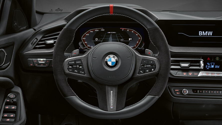 Kierownica BMW M Performance Kierownica BMW M Performance w alcantarze, ze wstawką z karbonu oferty letnie BMW