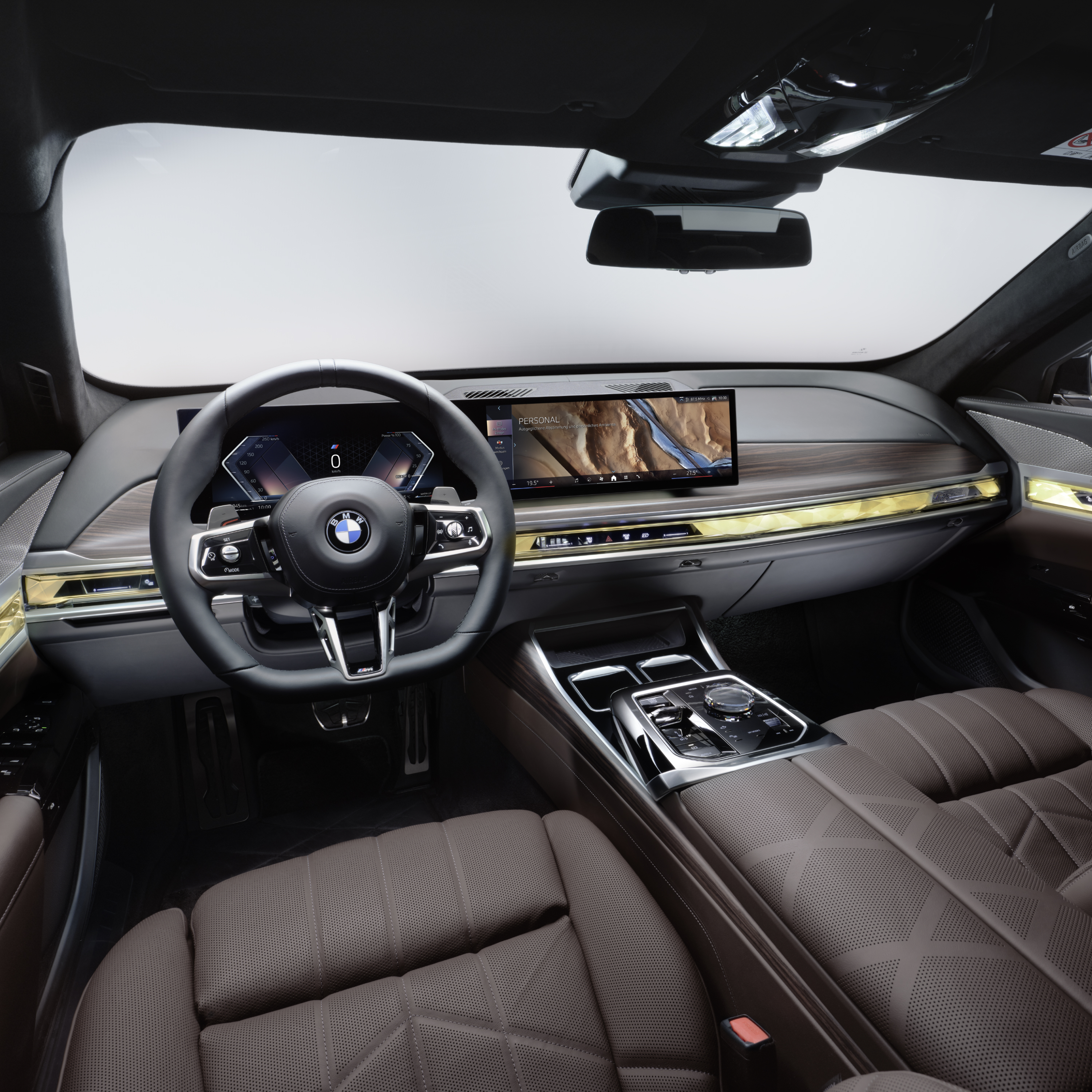 Kokpit BMW z kierownicą i wyświetlaczem