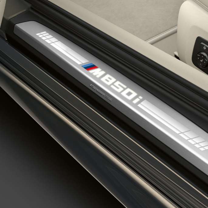 BMW M850i xDrive, szary drawit metalizowany, 20-calowe obręcze kół ze stopów lekkich Multi Spoke 728 M. BMW M850i xDrive, szary drawit metalizowany, 20-calowe obręcze kół ze stopów lekkich Y Spoke 728 M.