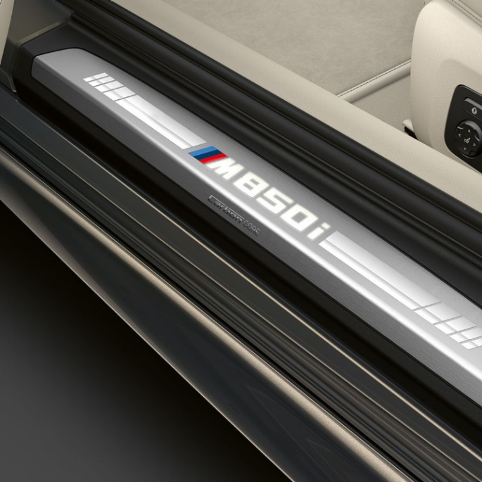 BMW M850i xDrive, szary drawit metalizowany, 20-calowe obręcze kół ze stopów lekkich Multi Spoke 728 M. BMW M850i xDrive, szary drawit metalizowany, 20-calowe obręcze kół ze stopów lekkich Y Spoke 728 M.